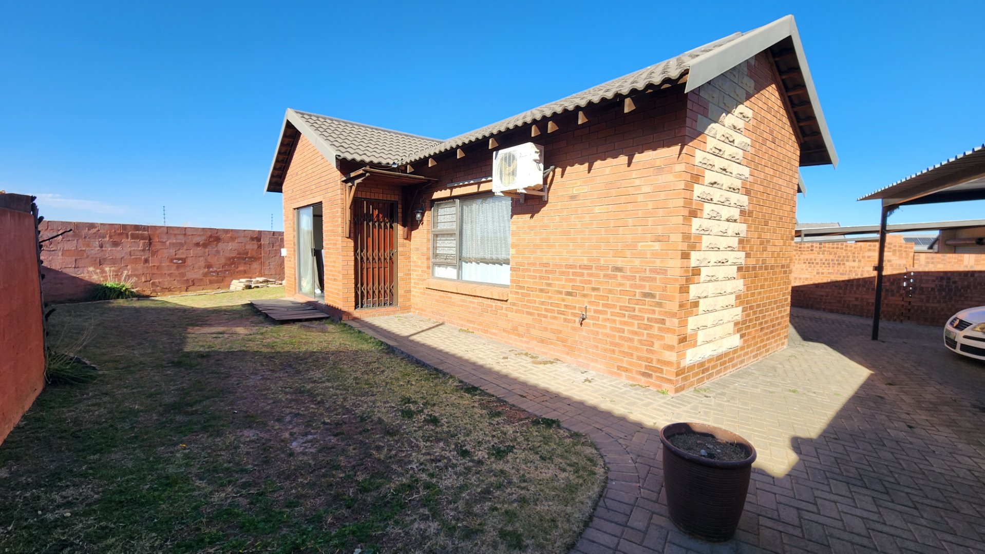 2 Bedroom Property for Sale in Hillside Free State